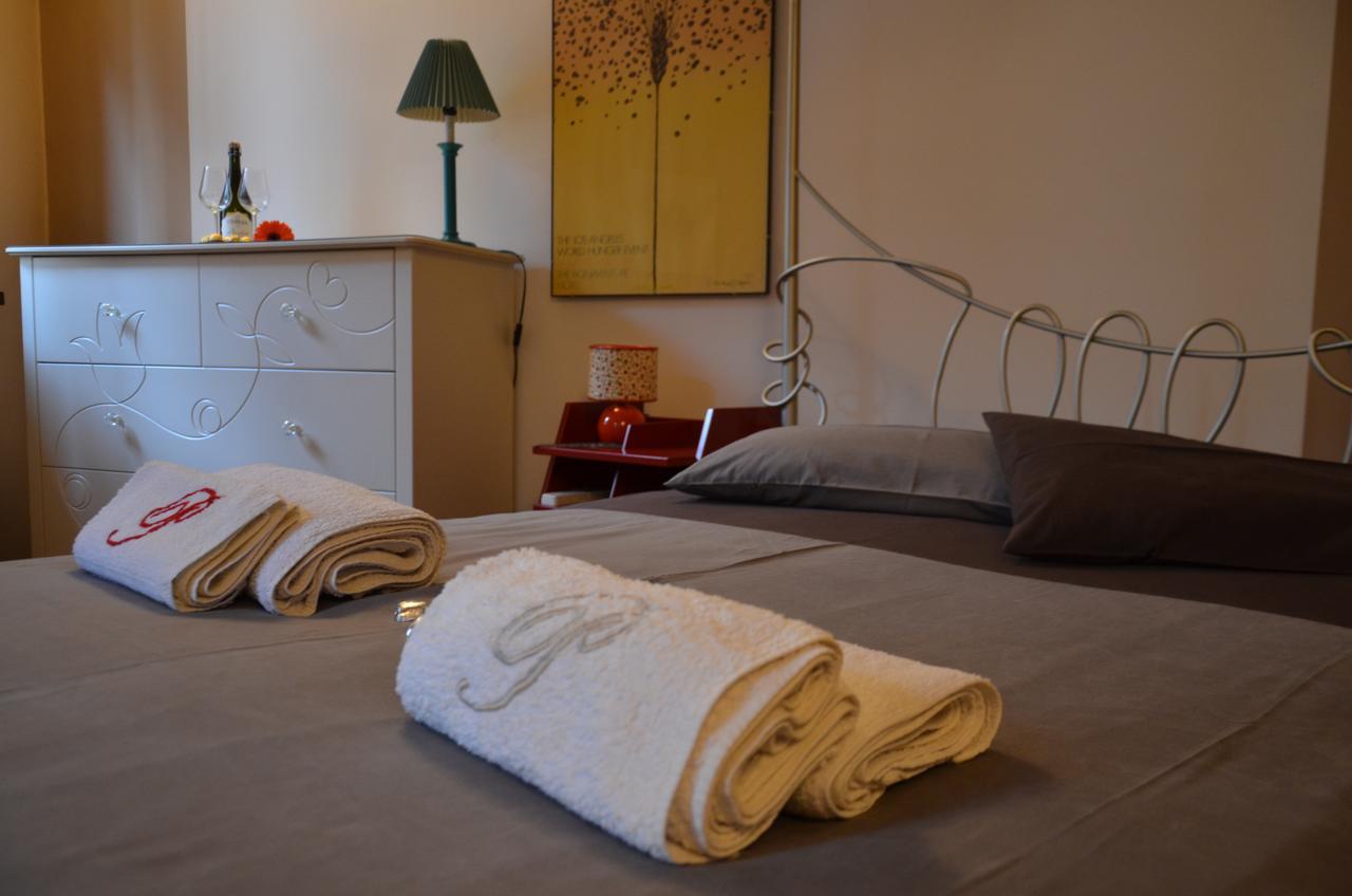 Bed and Breakfast Prigioni House Пескьера-дель-Гарда Экстерьер фото