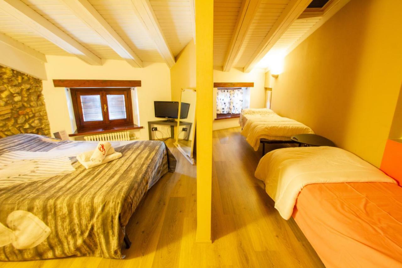 Bed and Breakfast Prigioni House Пескьера-дель-Гарда Экстерьер фото